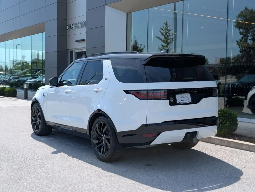 Certified Used 2025 White Land Rover Dynamic SE image 3