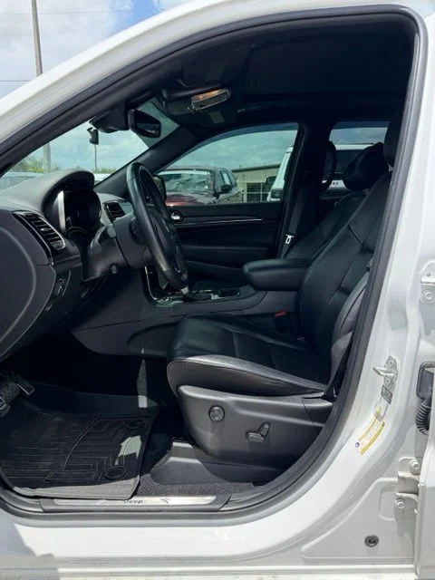 Used 2021 White Jeep Overland image 3