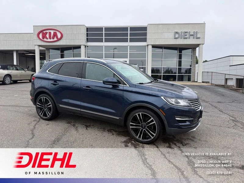 Used 2017 Black Lincoln Reserve image 1