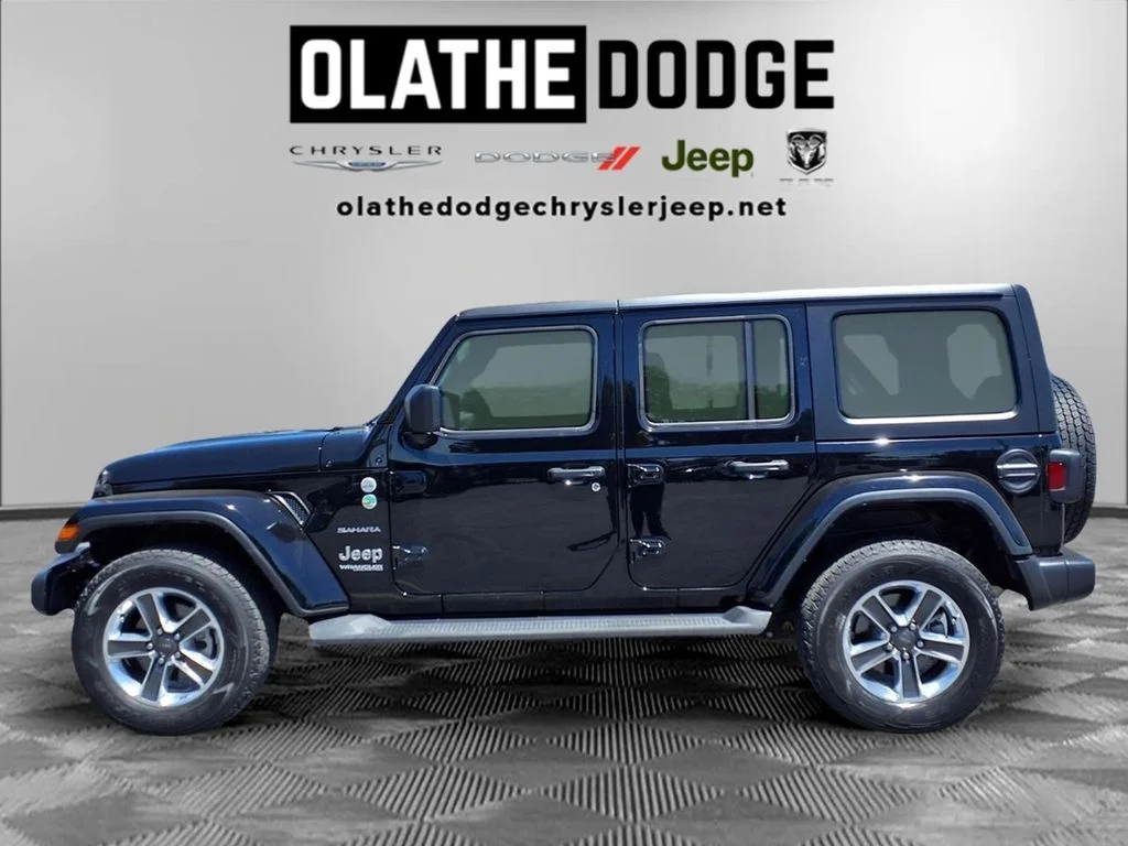 Used 2022 Black Jeep Unlimited Sahara image 21