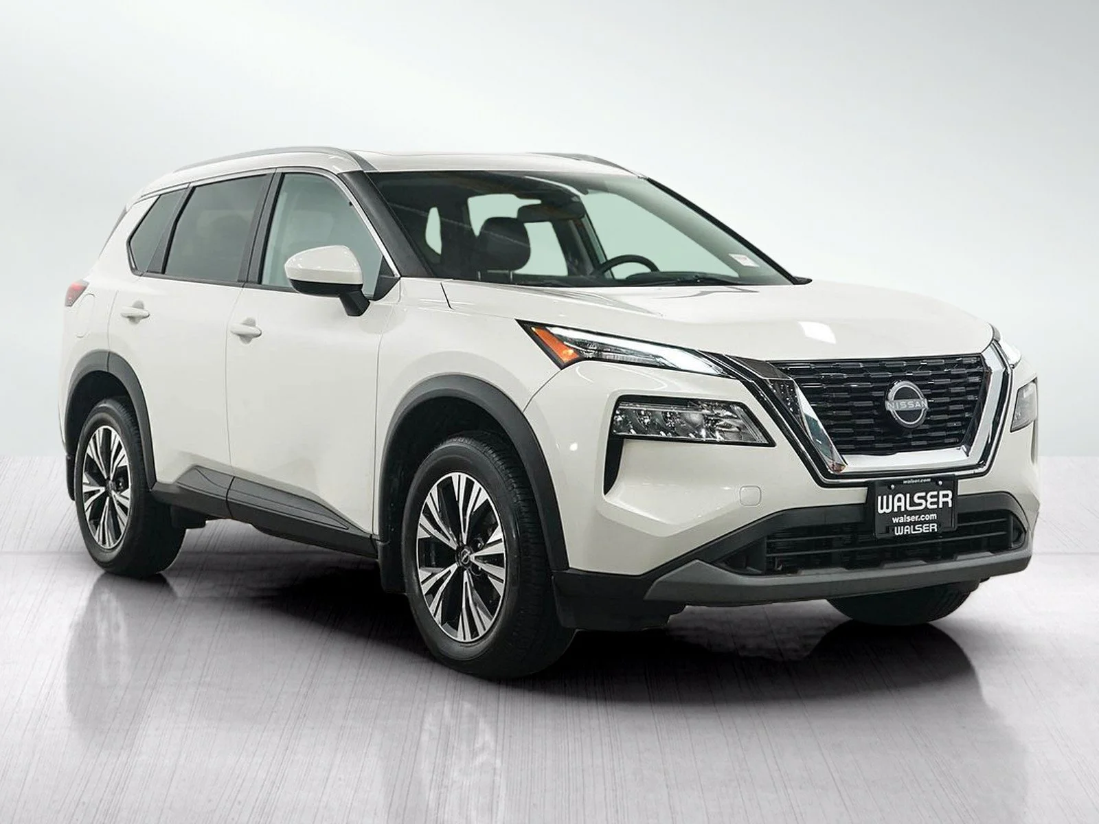 Used 2023 Pearl White Tricoat Nissan SV image 8