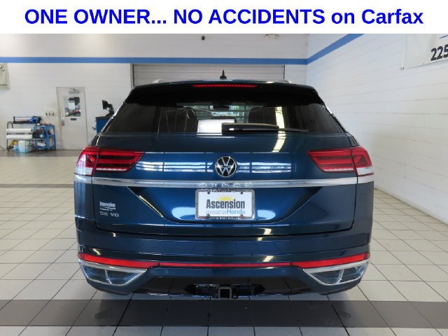 Used 2021 Blue Volkswagen 3.6L V6 SE w/Technology R-Line image 12