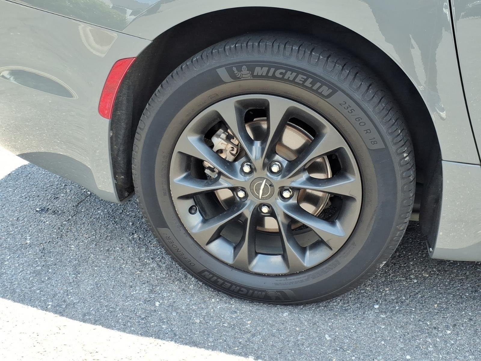 Used 2021 Ceramic Gray Clearcoat Chrysler Touring L image 10