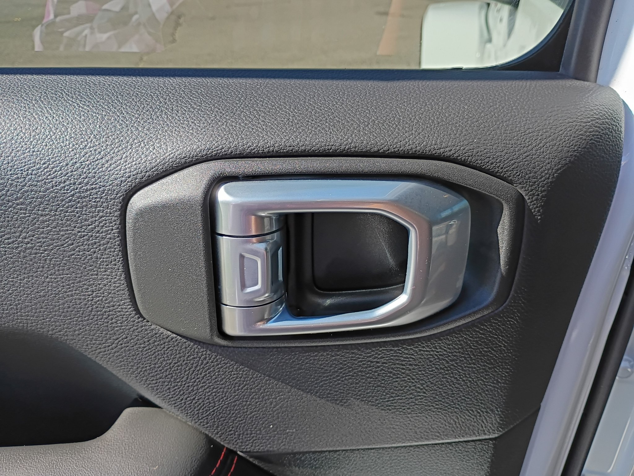 Used 2024 Bright White Clearcoat Jeep Rubicon X image 19