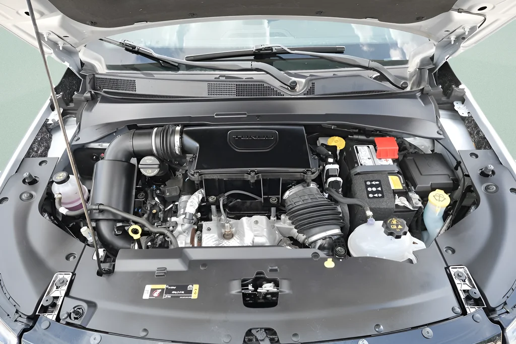 Used 2024 Silver Jeep Limited image 21