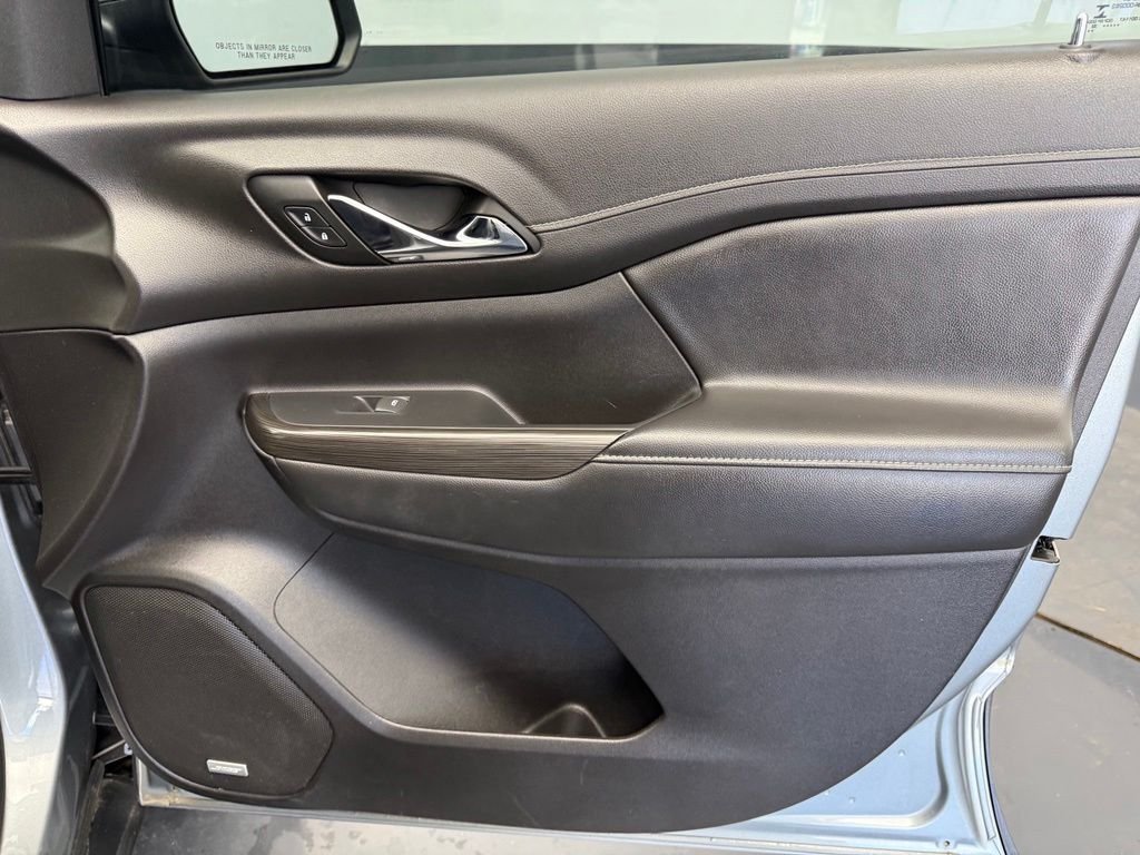 Used 2023 Silver GMC SLT image 69