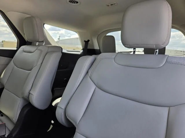 New 2026 Agate Black Metallic Ford Active image 28