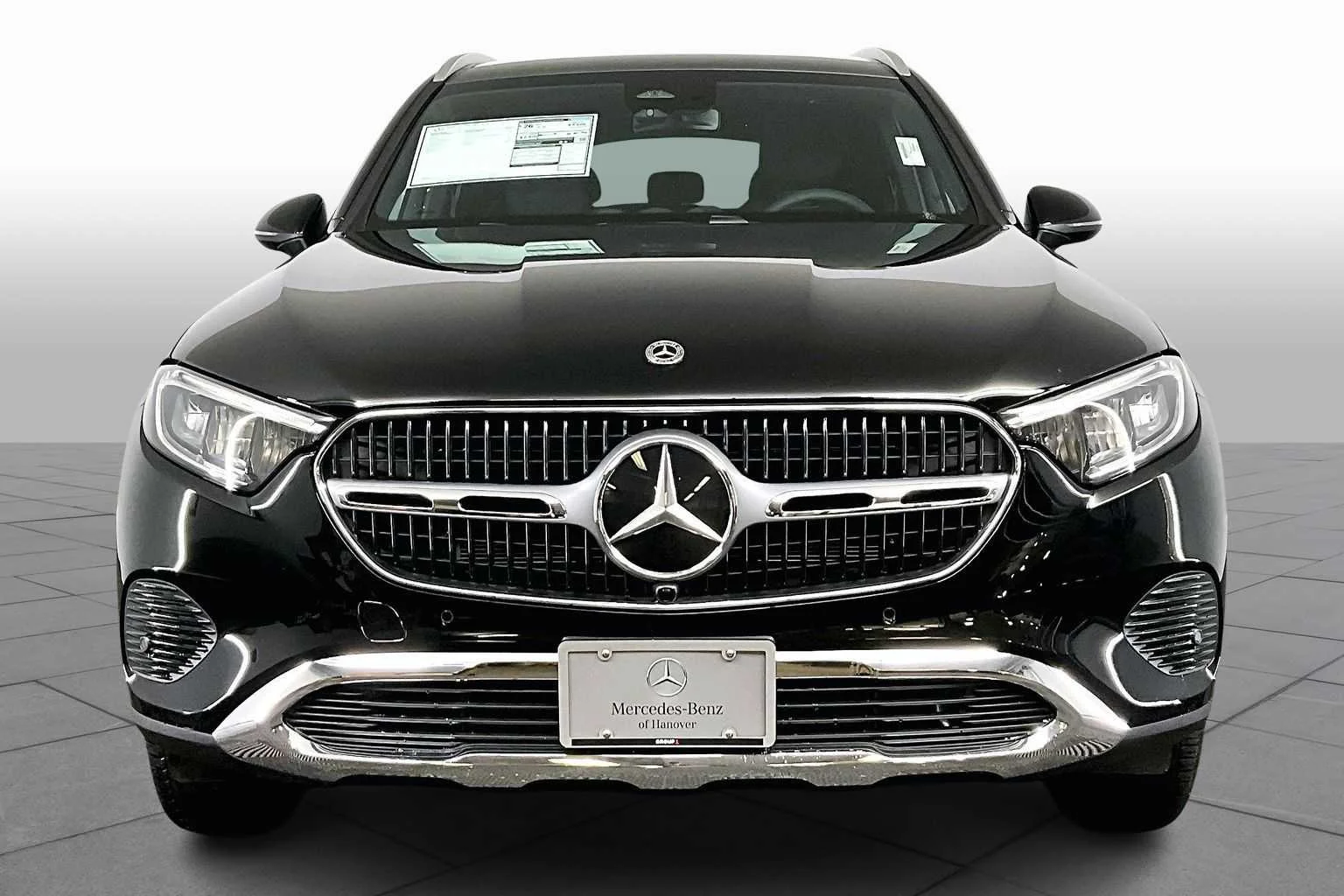 New 2026 040/Black Mercedes-Benz GLC 300 image 3