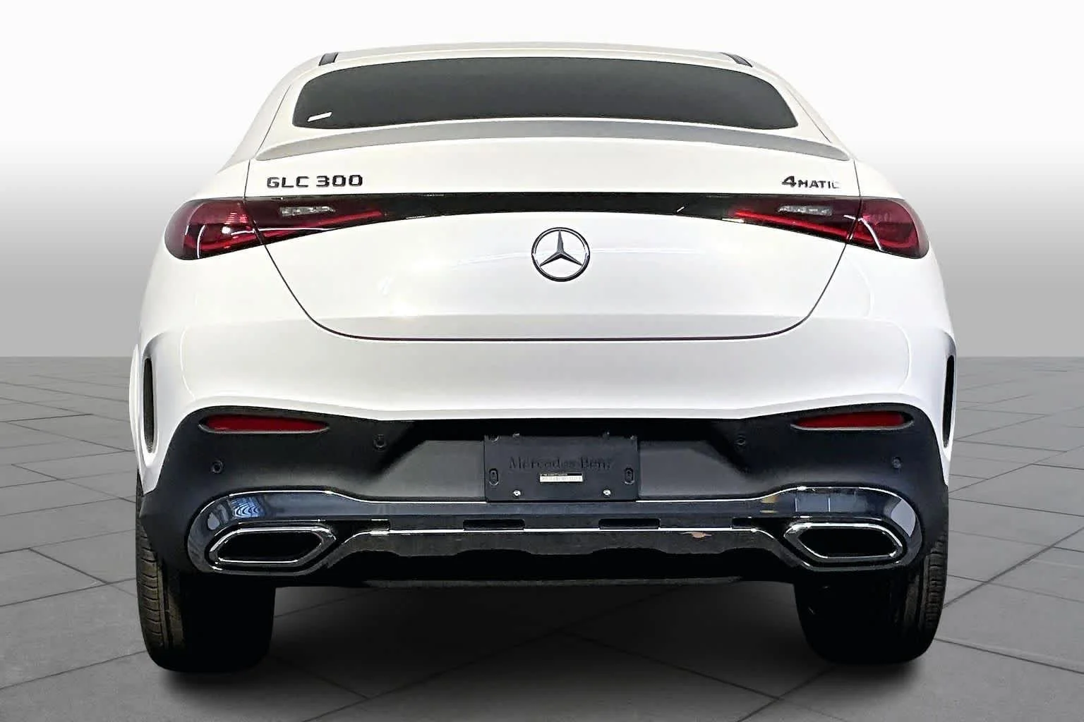 New 2026 MANUFAKTUR Moonlight White Metallic Mercedes-Benz GLC 300 image 4