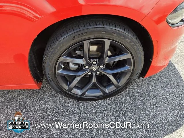 Used 2022 Orange Dodge SXT image 31
