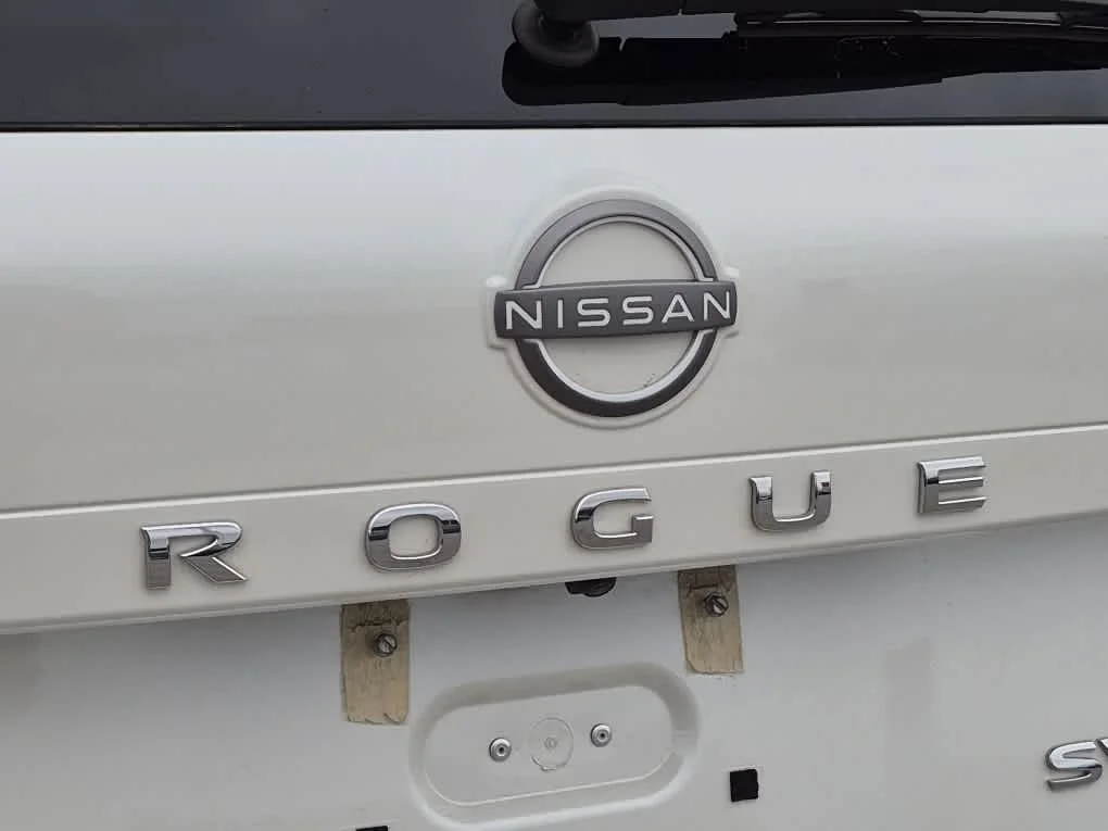 Certified Used 2023 Pearl White Tricoat Nissan SV image 22