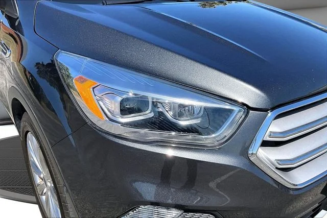 Used 2018 Magnetic Metallic Ford Titanium image 32