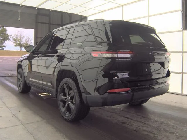 Used 2024 Black Jeep Altitude X image 5