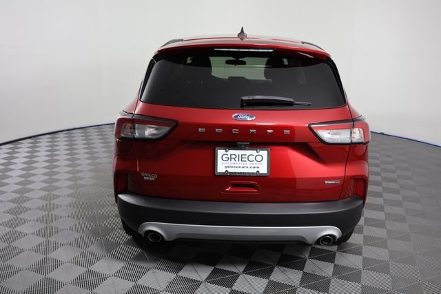 Used 2022 Red Ford SE image 7