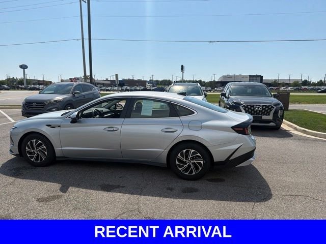 Used 2026 Silver Hyundai Blue image 12