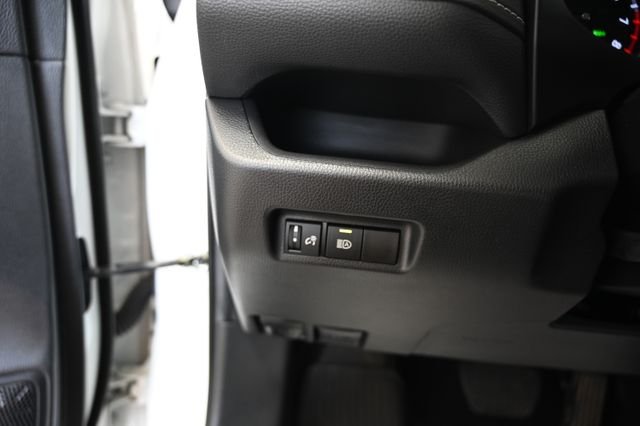 Used 2022 White Toyota XLE image 25