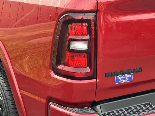 New 2026 Molten Red Pearl-Coat Exterior Paint RAM Big Horn/Lone Star image 5