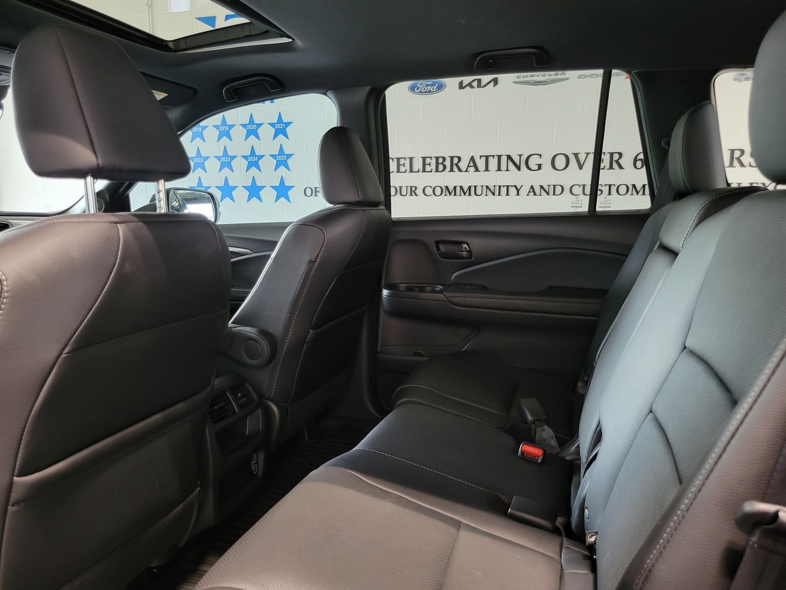 Used 2023 Black Honda EX-L image 26
