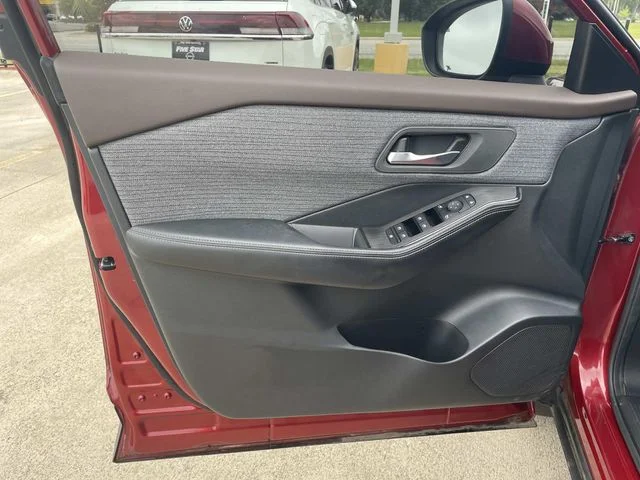 Used 2023 Red Nissan SV image 11