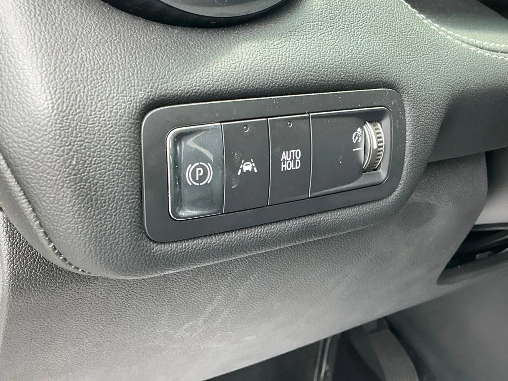 Used 2024 White Chevrolet LT image 38