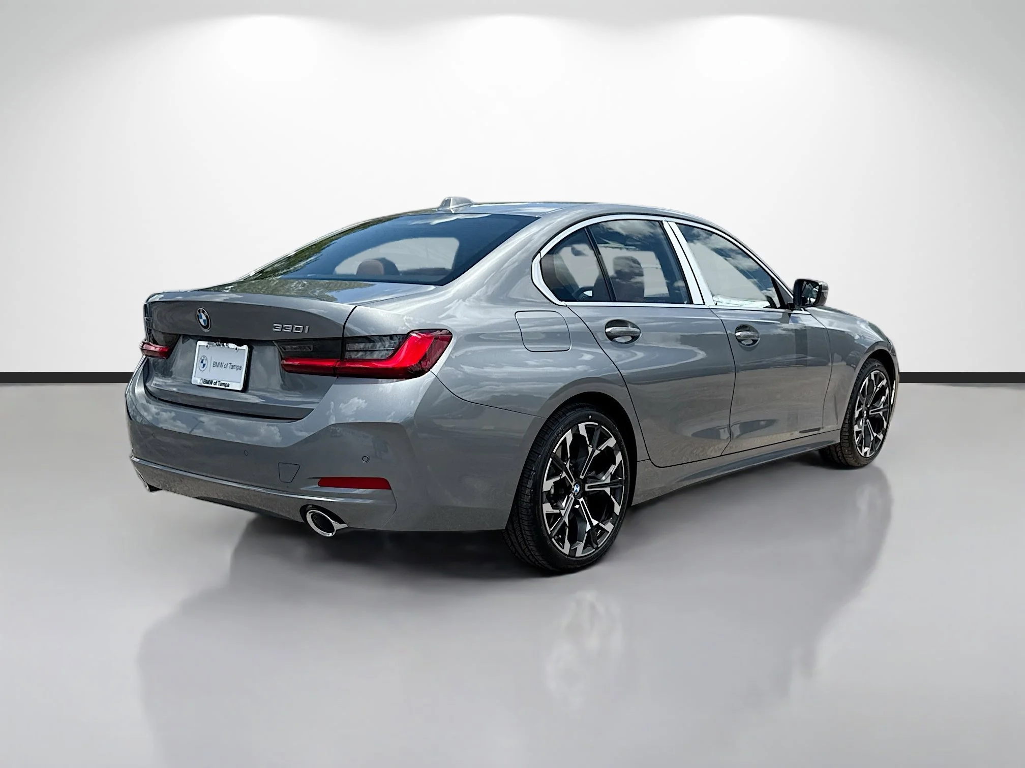 New 2026 Skyscraper Grey Metallic BMW 330i xDrive image 3