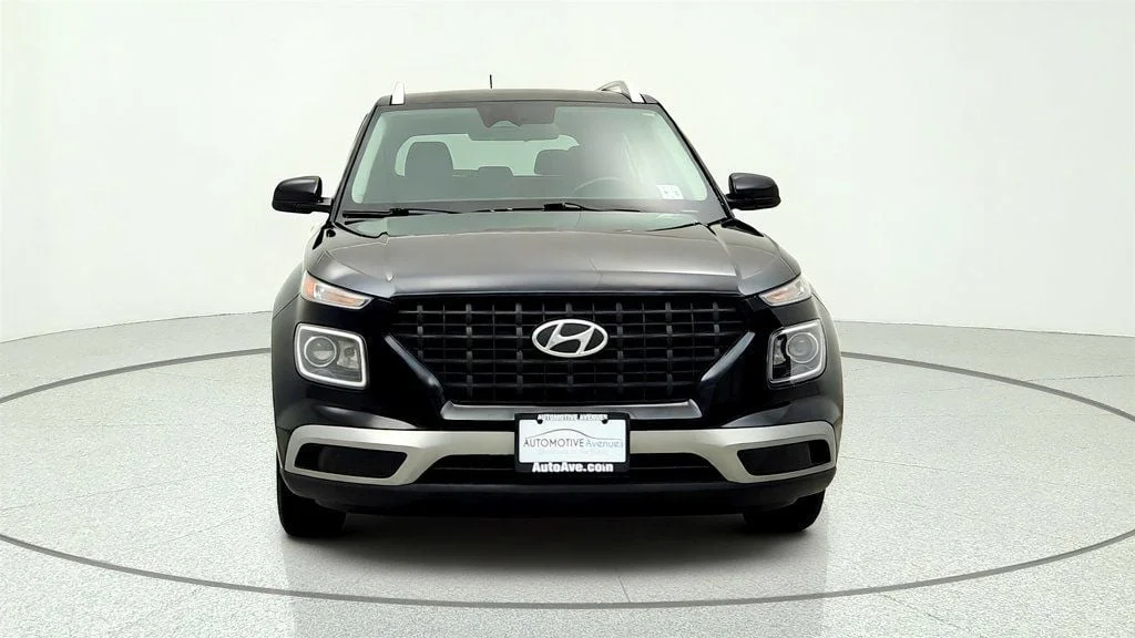 Used 2023 Black Noir Pearl Hyundai SEL IVT image 2