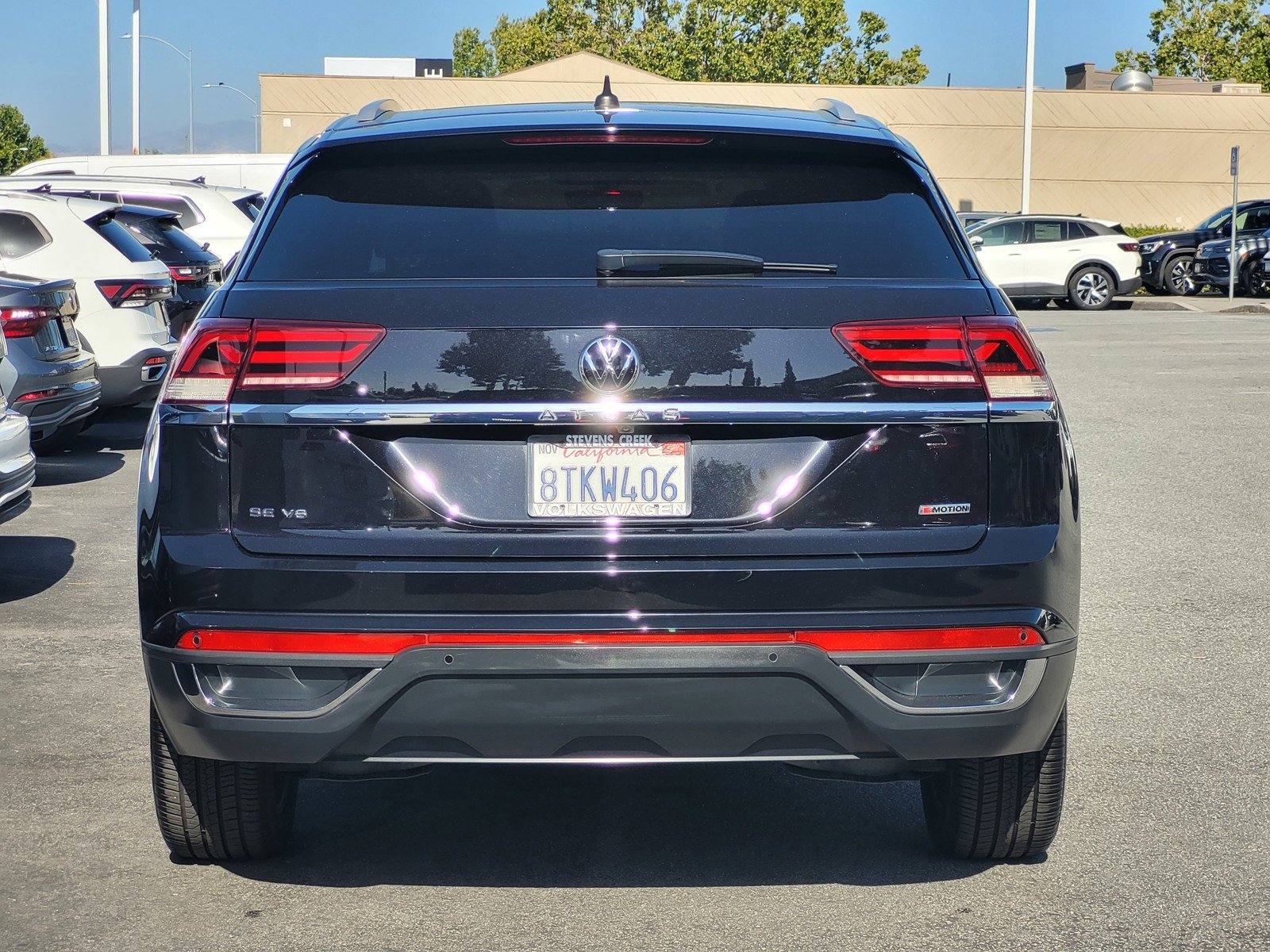Used 2020 Black Volkswagen 3.6L V6 SE w/Technology image 4