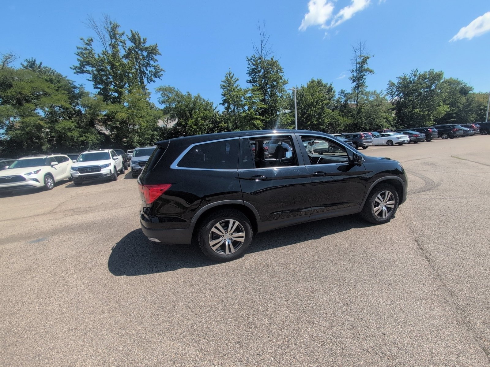 Used 2018 Crystal Black Pearl Honda EX-L image 19