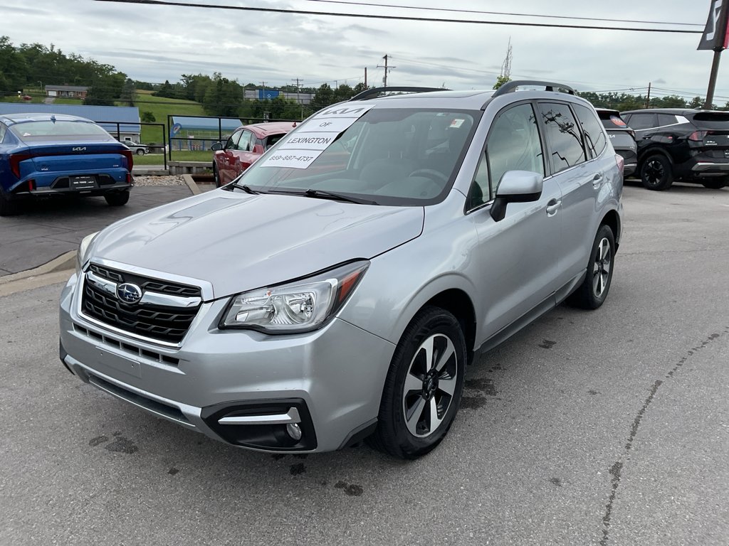 Used 2017 Ice Silver Metallic Subaru Limited image 4