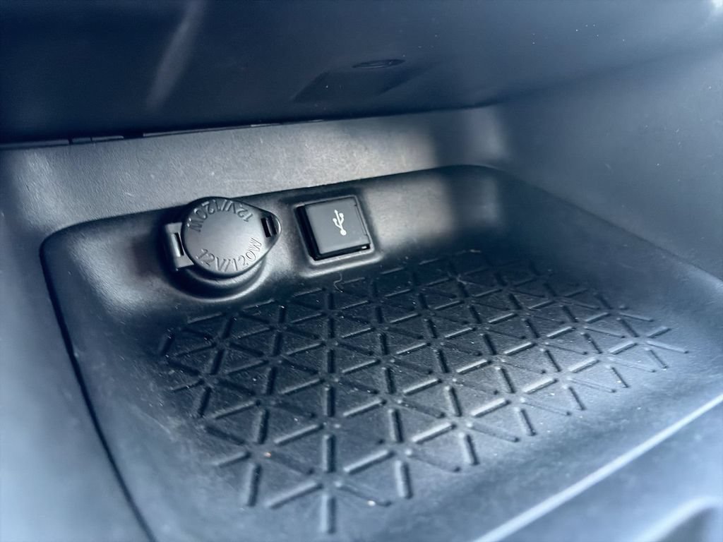 Used 2021  Toyota LE image 19