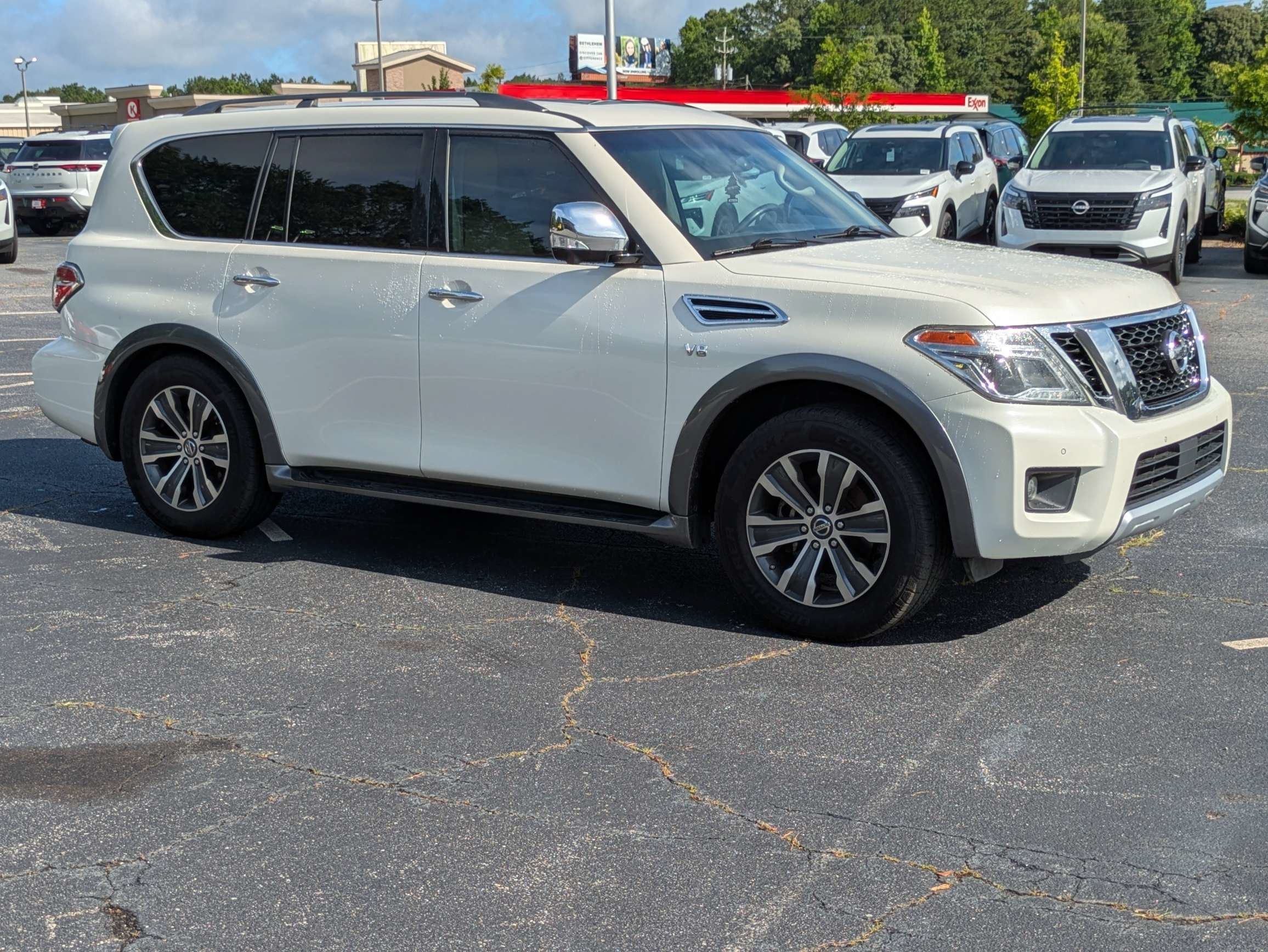 Used 2017 White Nissan SL image 1