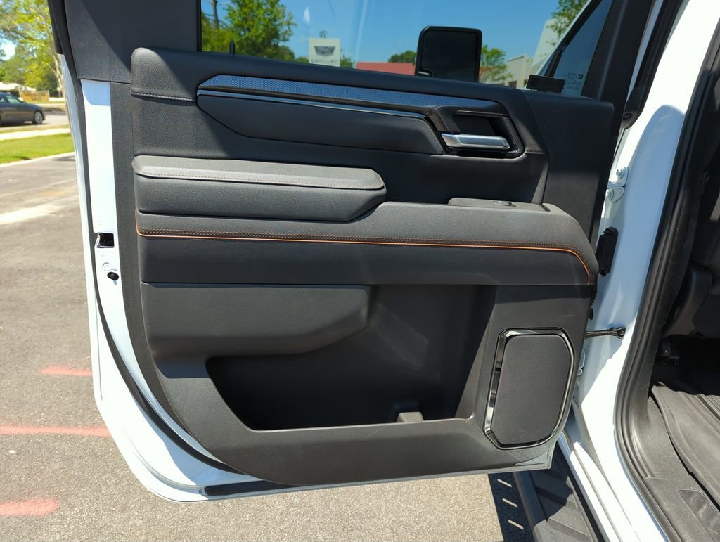 Used 2025 Summit White GMC AT4 image 29
