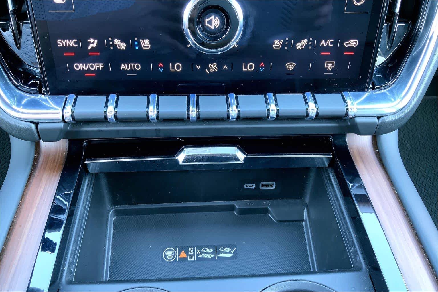 Used 2025 Sterling Metallic GMC Denali image 34