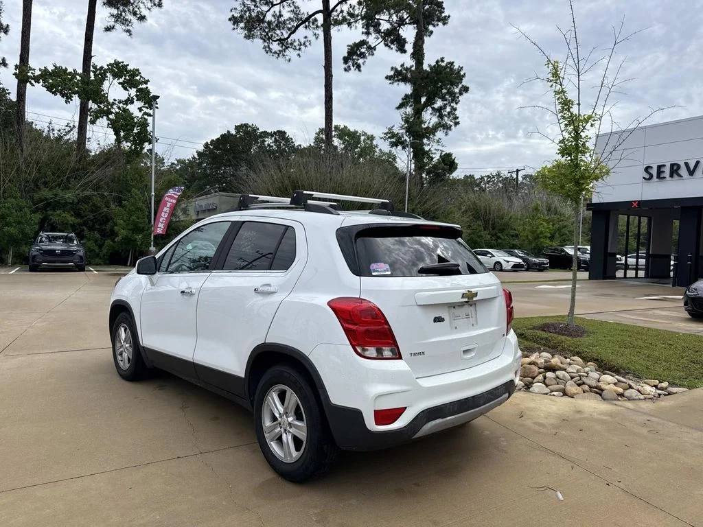 Used 2017 White Chevrolet LT image 5