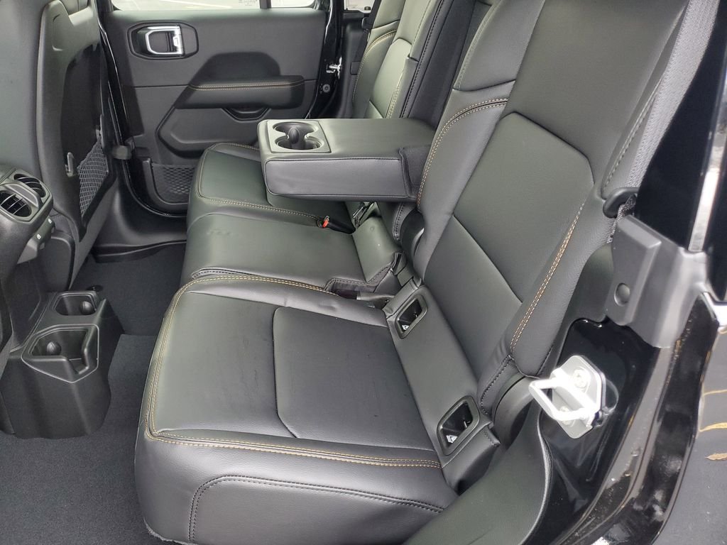 New 2026 Black Clearcoat Jeep Sahara image 9