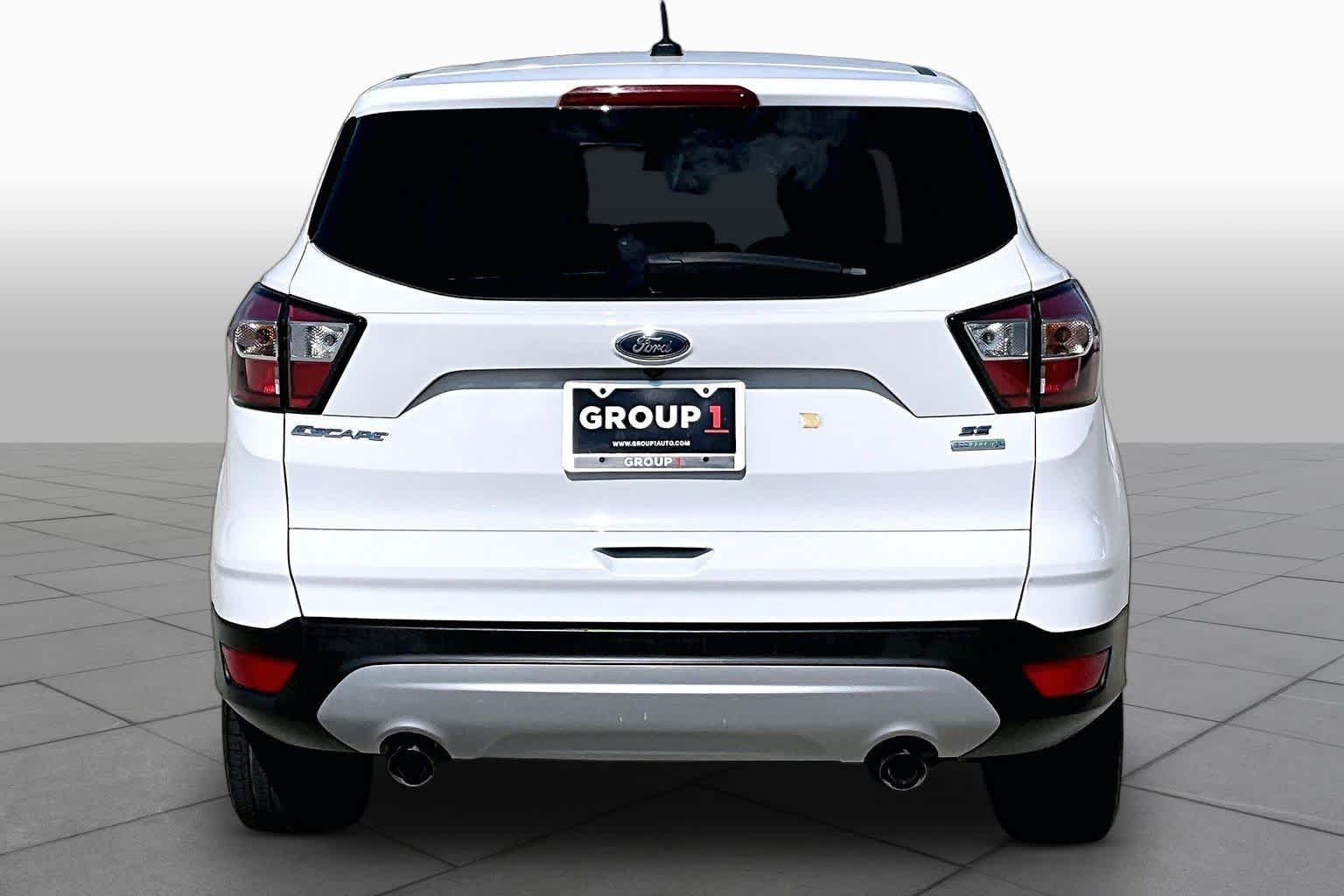 Used 2017 Oxford White Ford SE image 5