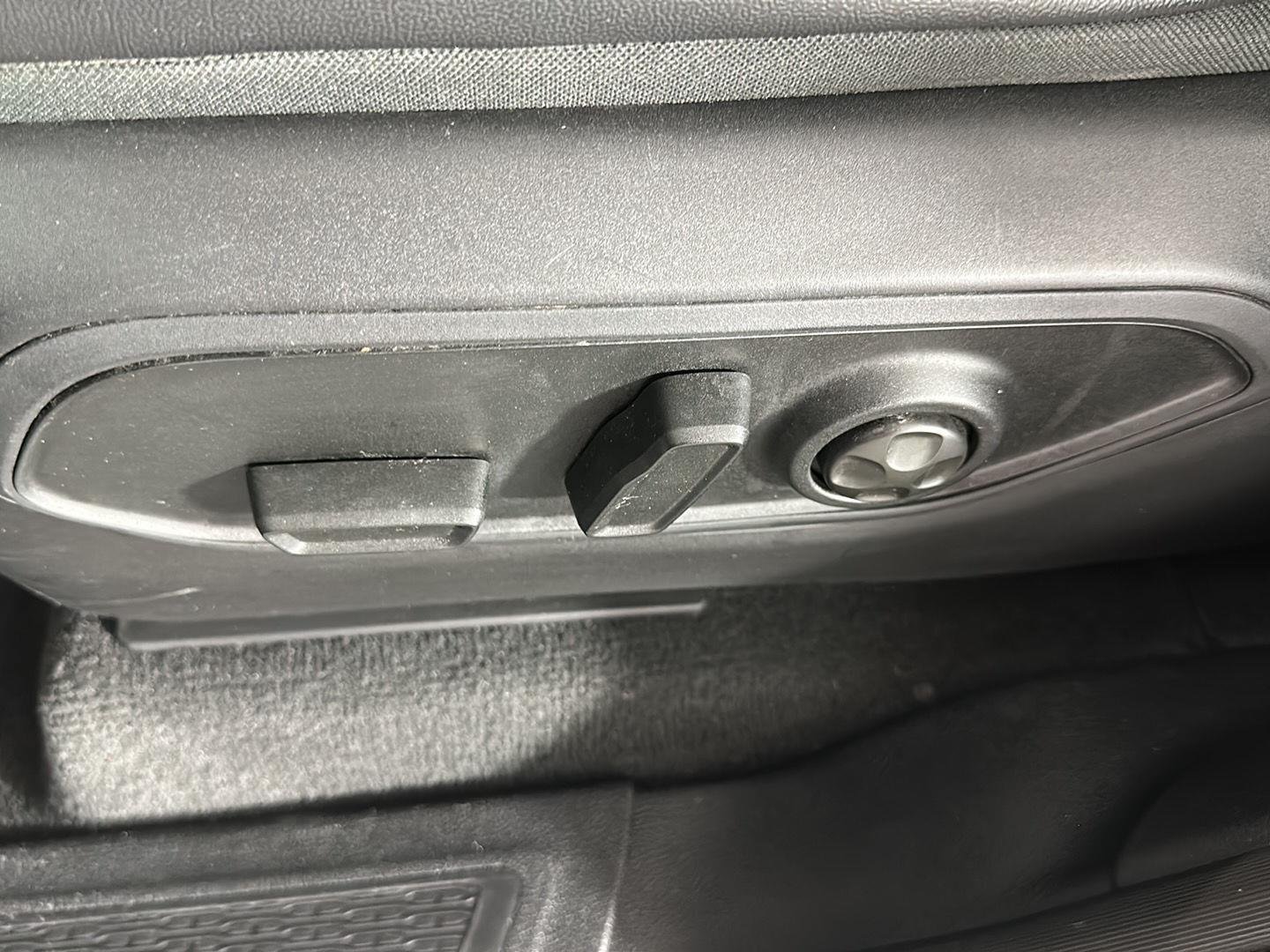 Used 2025 Silver Zynith Jeep Altitude X image 21