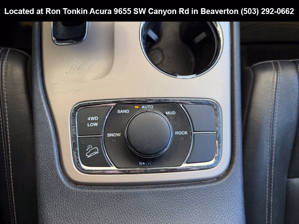 Used 2015 Billet Silver Metallic Clearcoat Jeep Limited image 25