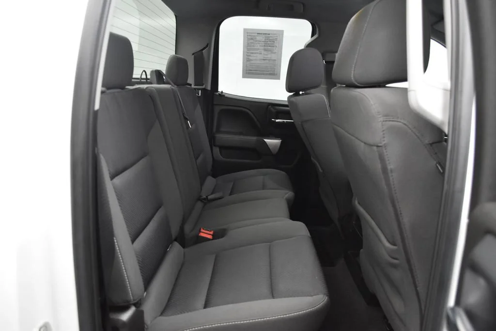 Used 2019 Summit White Chevrolet LT image 23