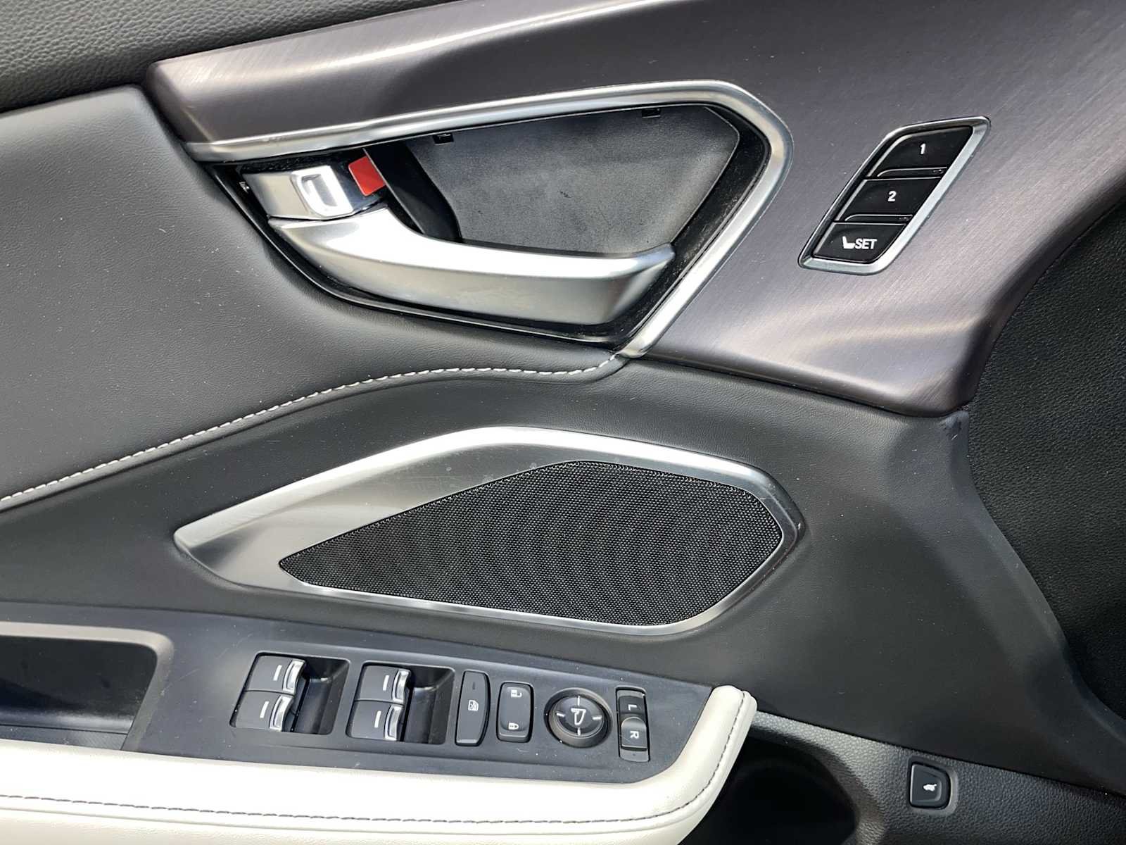 2025 Acura RDX Base - Photo 23