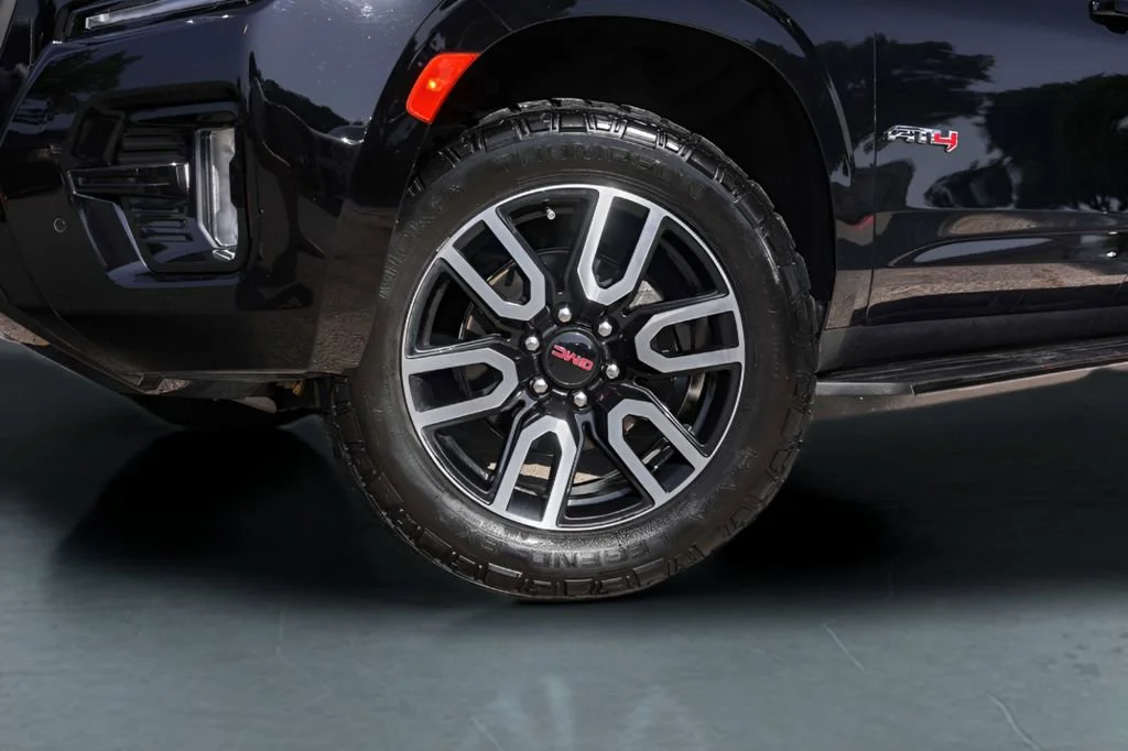 Used 2021 ONYX BLACK GMC AT4 image 4