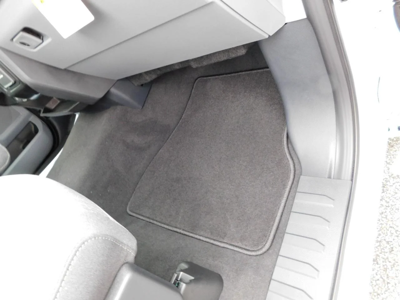 New 2026 Oxford White Ford F-350® XLT image 13