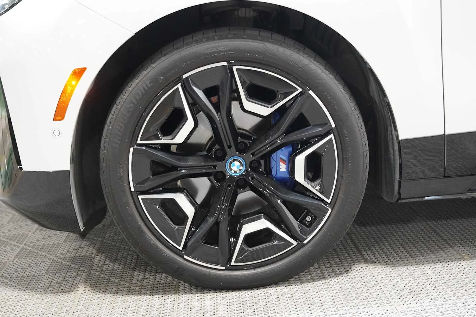 Certified Used 2024 Mineral White Metallic BMW M60 image 8