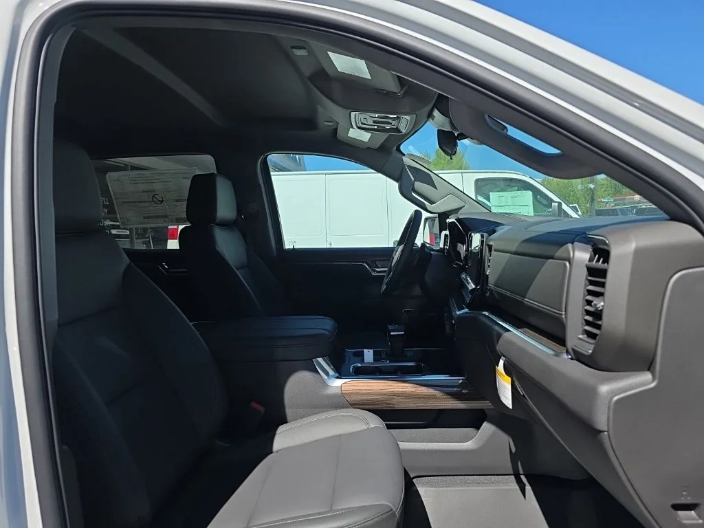 New 2026 Summit White Chevrolet LT Trail Boss image 23