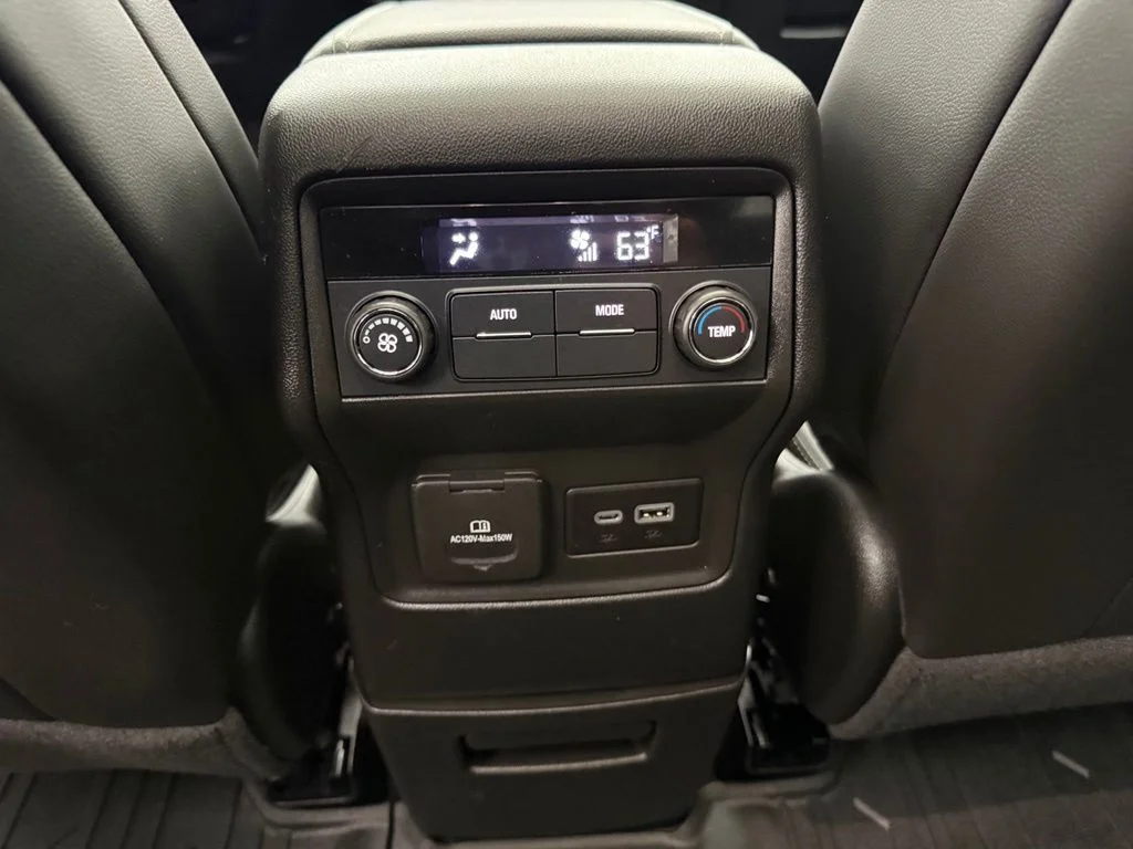 Used 2023 White GMC SLT image 42