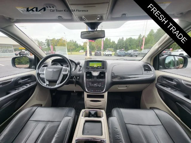 Used 2014 Red Chrysler Touring image 15