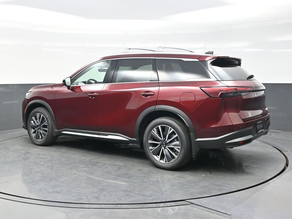 New 2026 Red INFINITI LUXE image 4