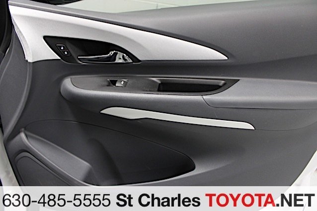 Used 2020 White Chevrolet EV LT image 18