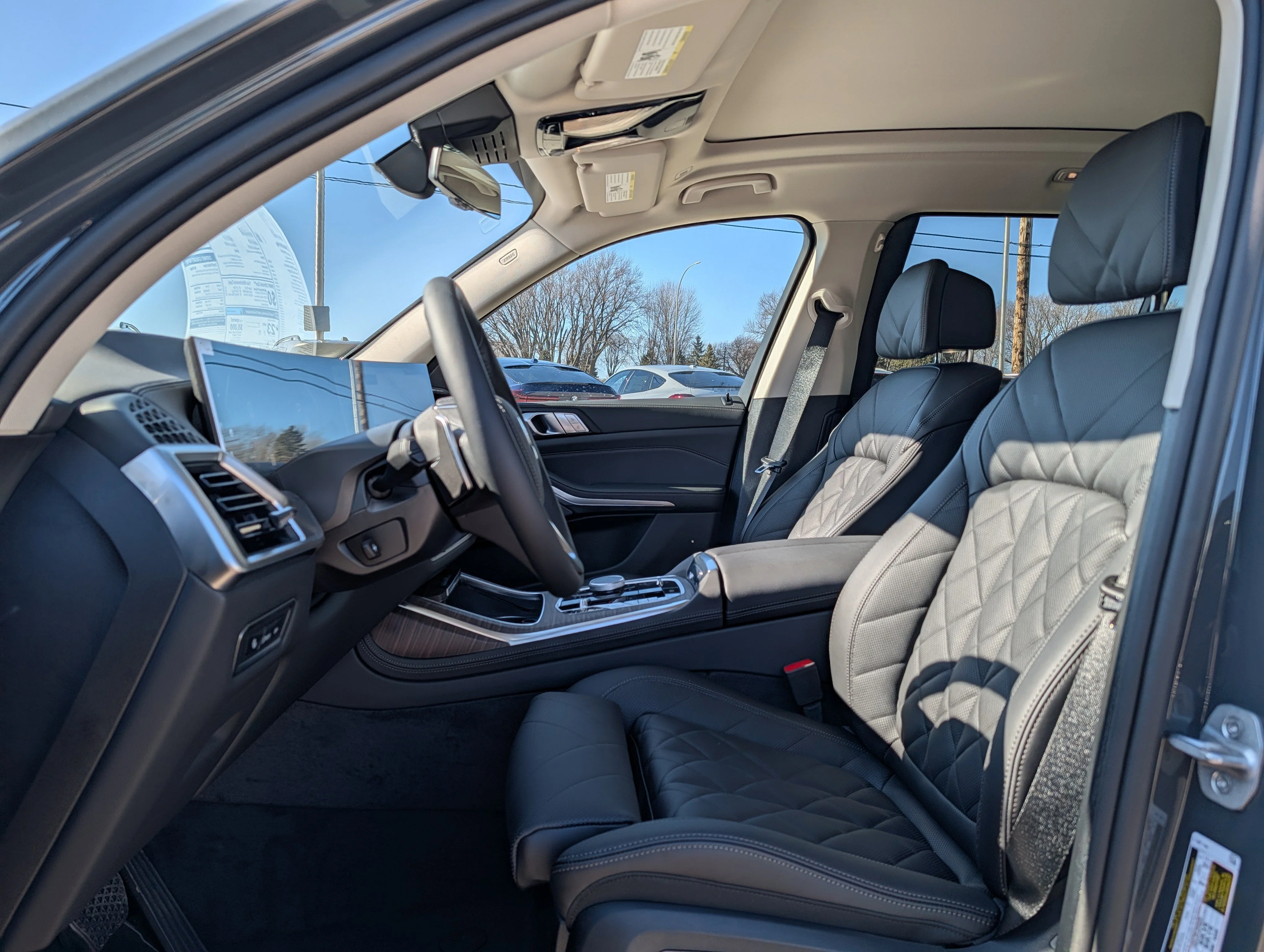 New 2026 Dravit Grey Metallic BMW xDrive40i image 5