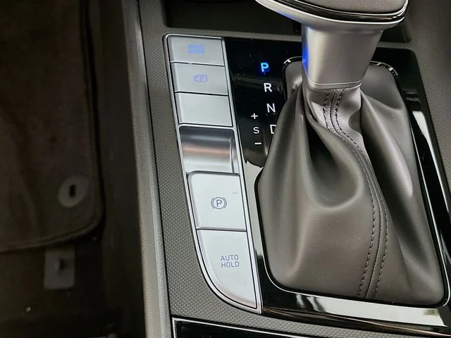 New 2026 Hyundai ELANTRA Limited